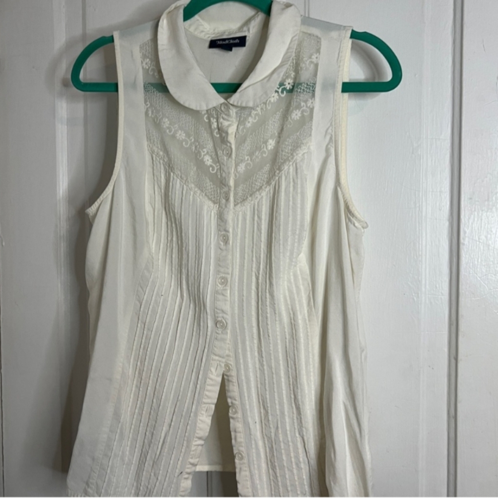 Modcloth Ivory Sleeveless Blouse with Floral Lace - Picture 5 of 7